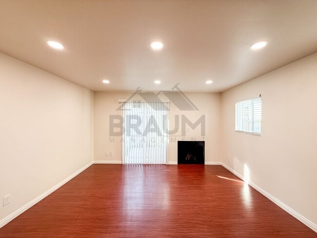 Building Photo - 14257 Friar St