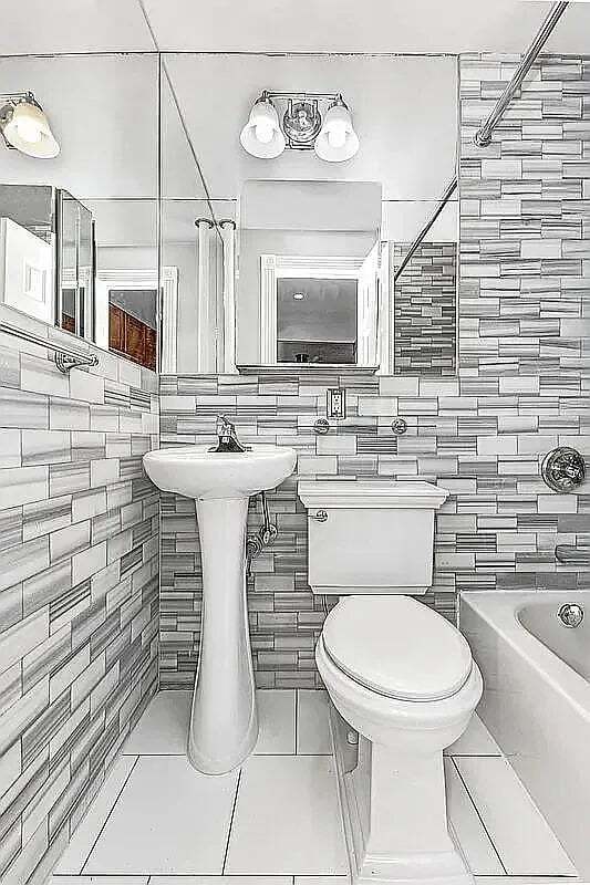 Photo - 438 W 52nd St Unit 10D