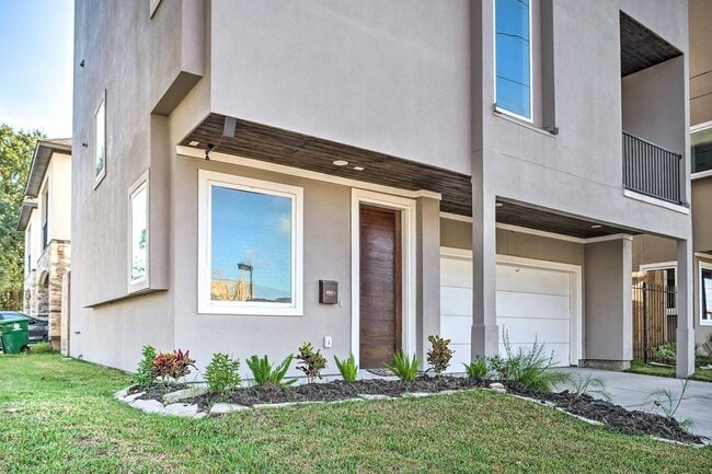 Photo - 6403 Bowling Green St