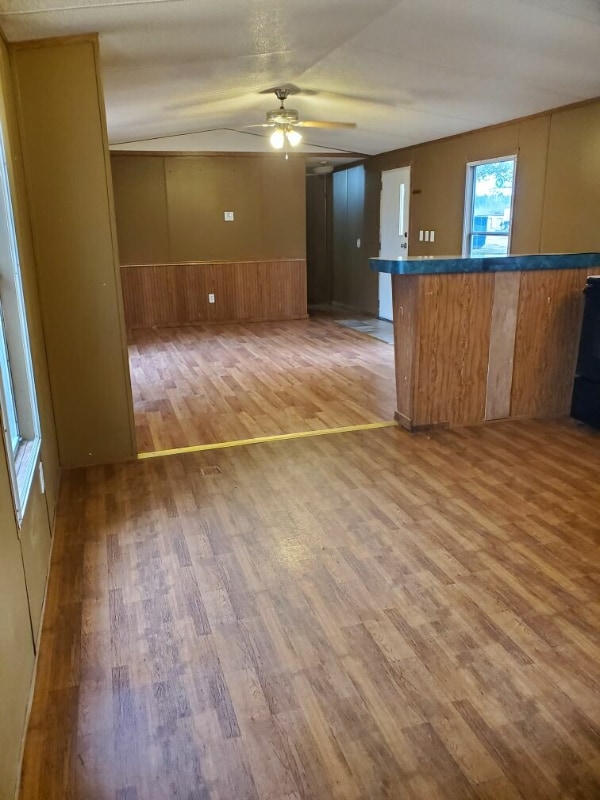 Building Photo - 415 Mooney St