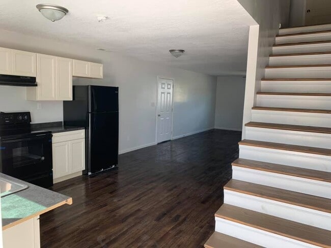 Photo - Laurel Flats LLC.