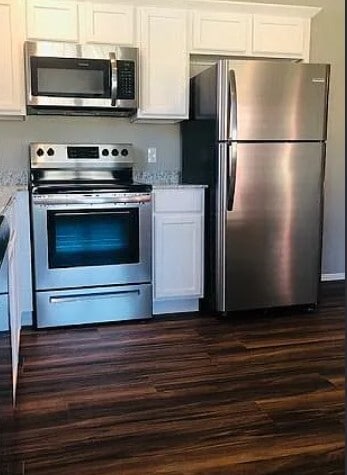 2787 W Blackstone Crossing