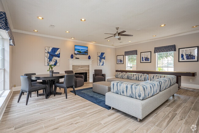 Clubhouse - Pelican Pointe