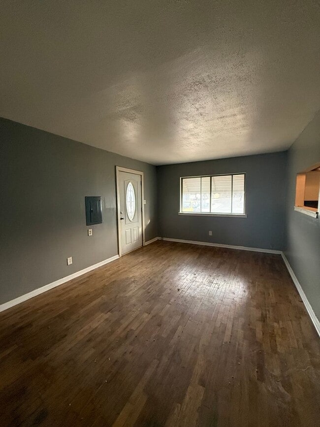 Photo - Super Cozy 2 Bedroom 1 Bath AVAILABLE NOW!!