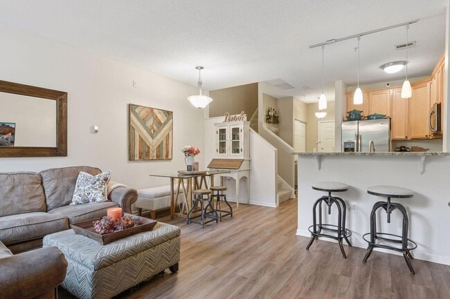 Photo - 680 N 2nd St