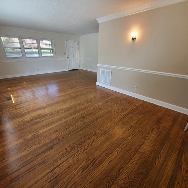Photo - 700 E Holston Ave