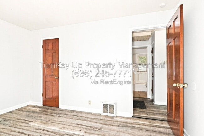 Photo - 8234 Airport Rd