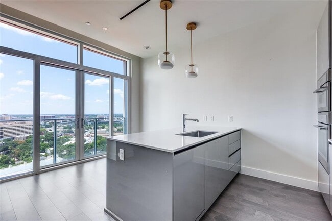 Photo - 123 Lexington Ave Unit 1408