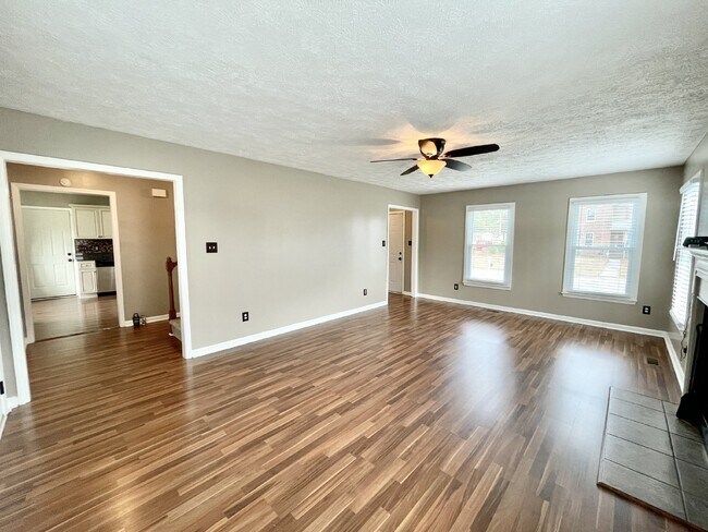 Photo - 3 Bed, 2 Bath Nest in Hope Mills
