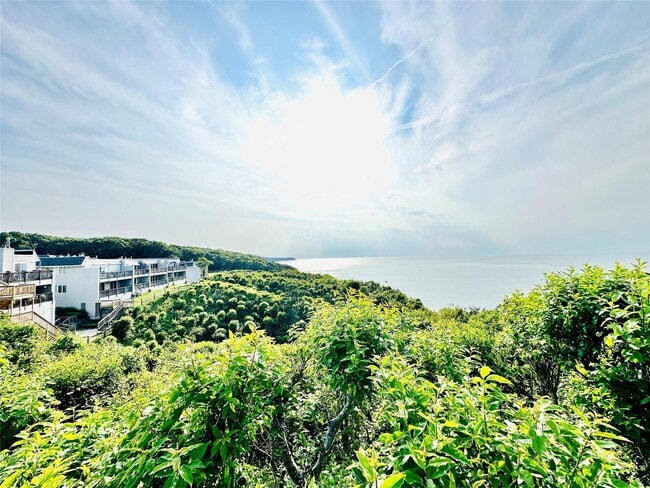 Photo - 806 Bluffs Dr N Rental
