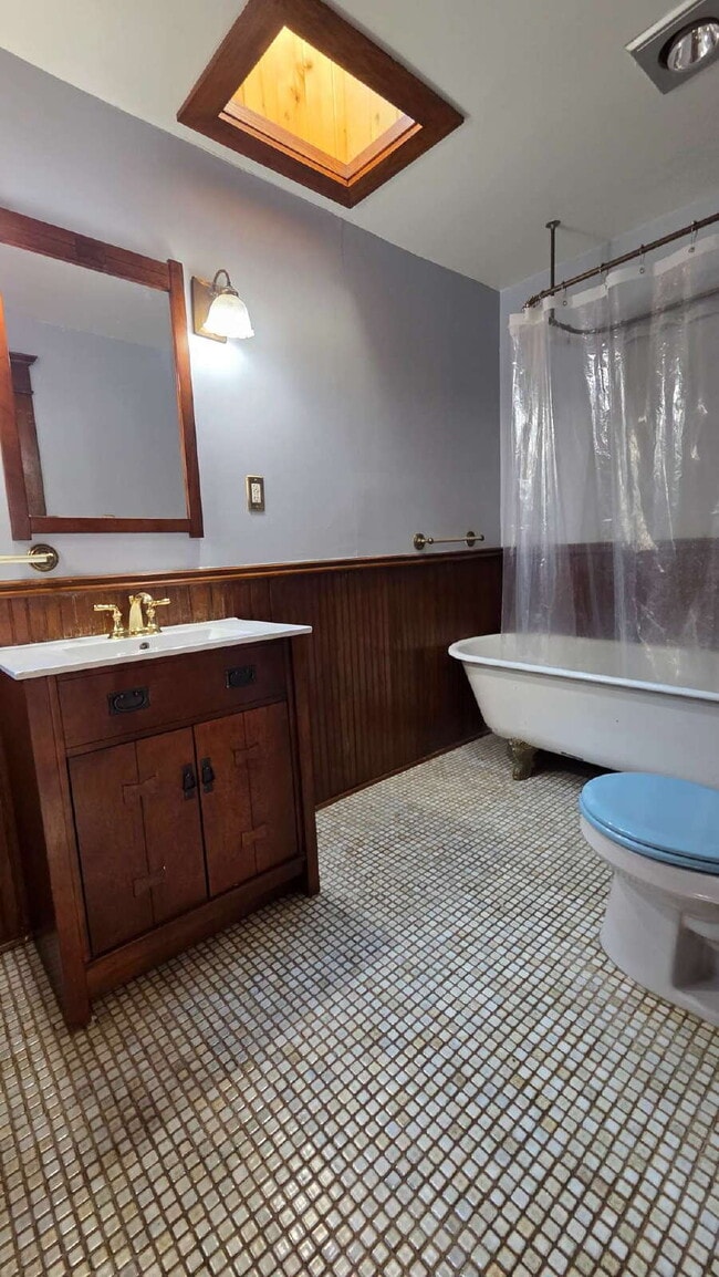 Photo - 3 bed - 1 bath One block from Grand Ave in St. Paul Unit B