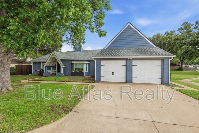 Building Photo - 15625 Terrace Lawn Cir