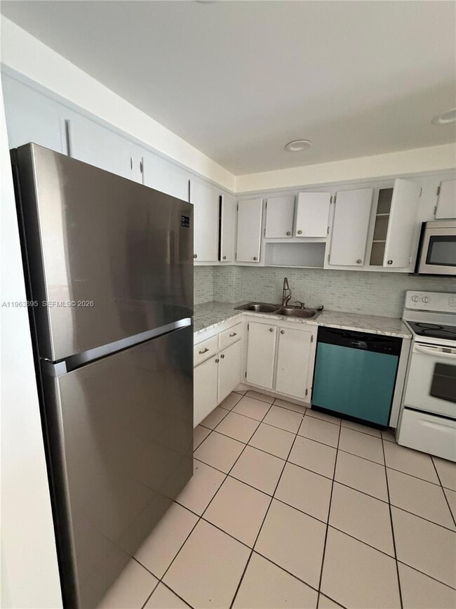 Photo - 16950 W Dixie Hwy Unit A 526