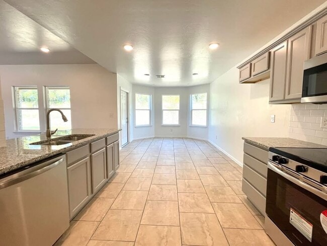 Photo - 914 Indian Plns Rd