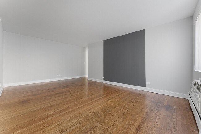 Photo - 6021 N Winthrop Ave Unit 405