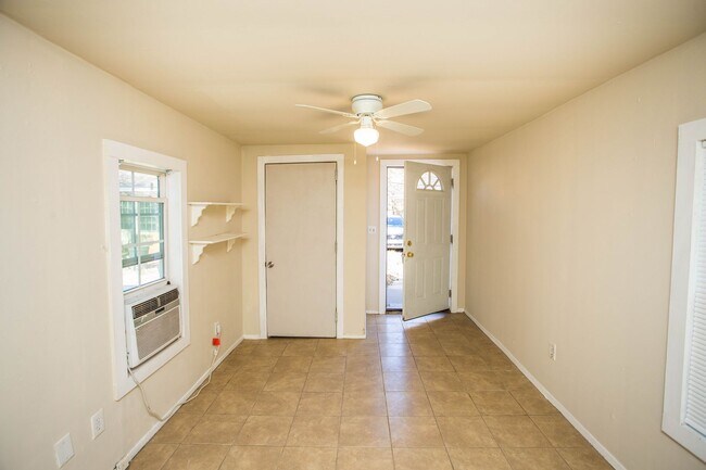 Photo - 2507 26th St Unidad Rear