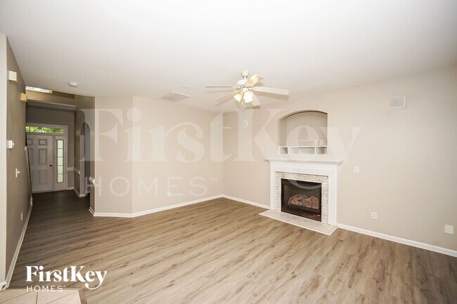 Photo - 126 Centerpoint Dr