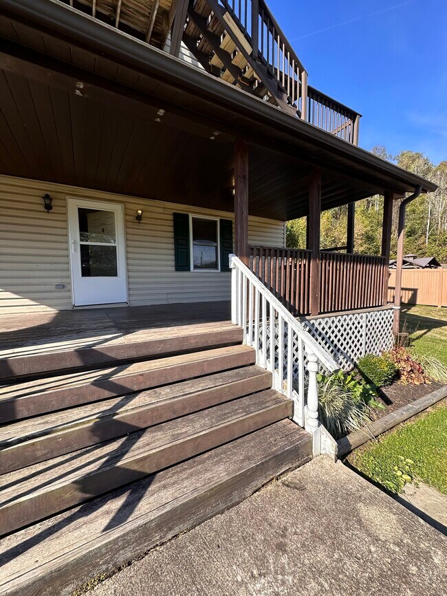 Photo - 117 Short St Unit A