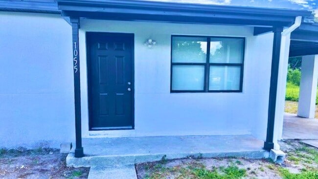 Photo - 1055 Mitchell St