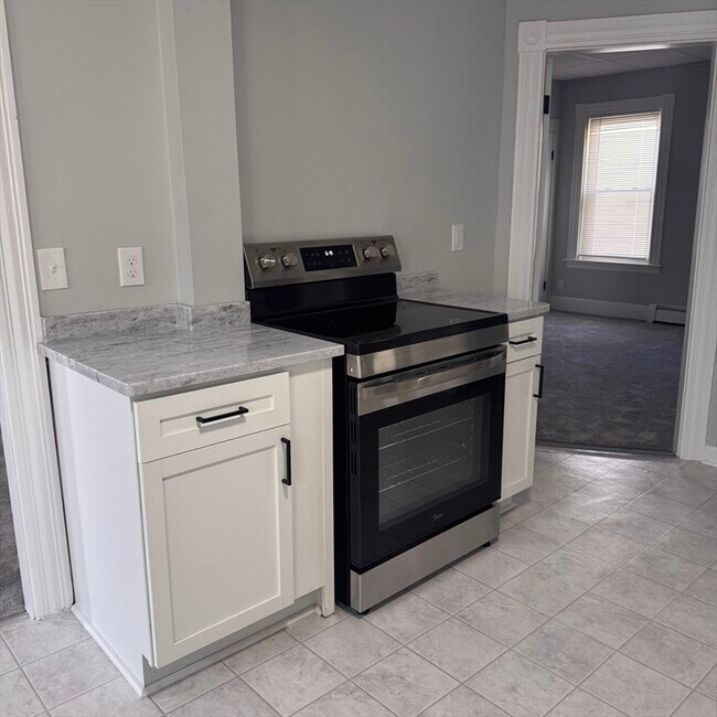 Photo - 77 Oak St Unit 3