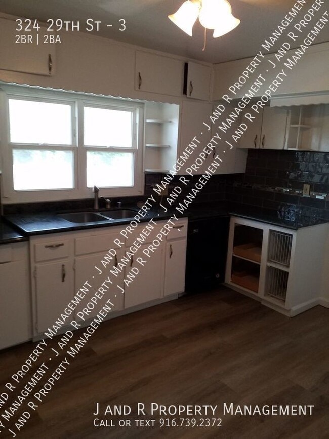 Building Photo - 324 29th St Unit 3