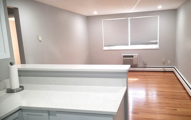 Photo - 133 Warren St Unit 5