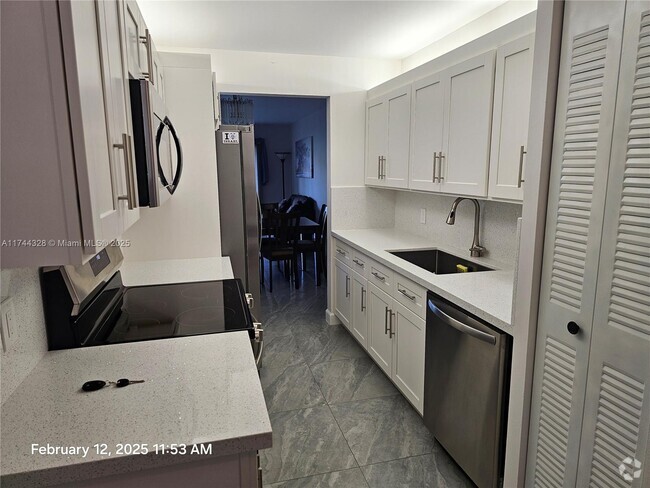 Building Photo - 1151 SW 128th Terrace Unit 112D Rental