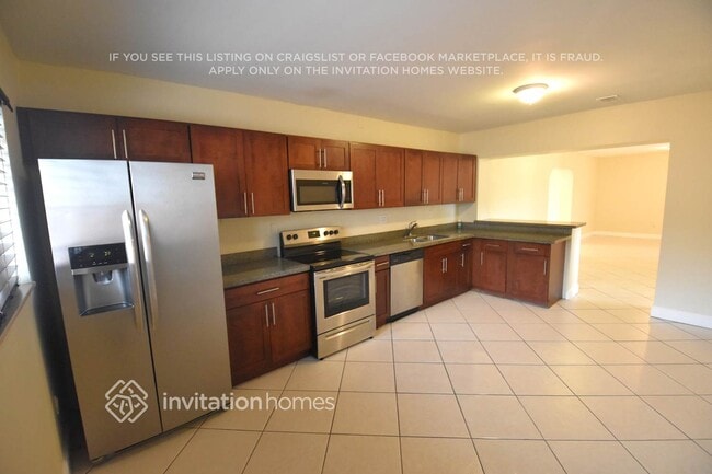 Photo - 623 W 63rd Dr