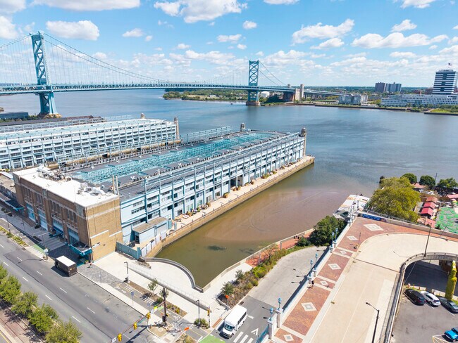 Photo - 3 N Christopher Columbus Blvd