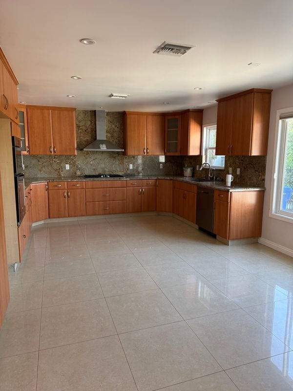 Photo - 5906 Graves Ave