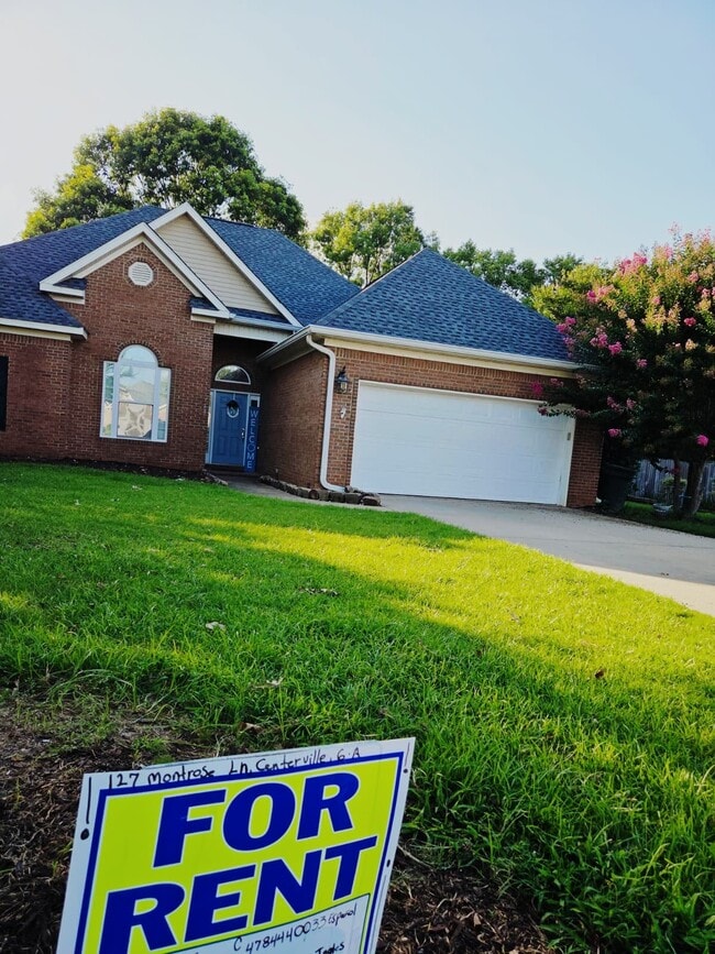 Photo - 127 Montrose Ln