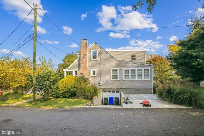 Building Photo - 1114 21st St S