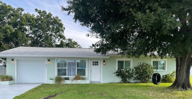 Building Photo - Adorable Apollo Beach Home for Rent   Brin...