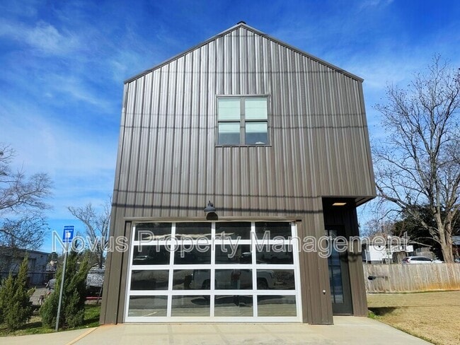 Photo - 153 Minden Ave