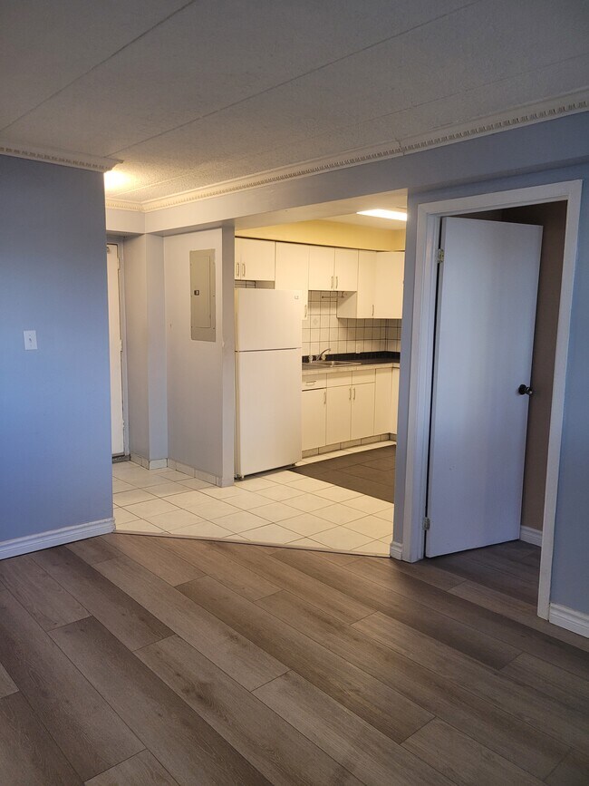 Photo - UPDATED ONE BEDROOM APARTMENT ON GROUND FLOOR Unité G02