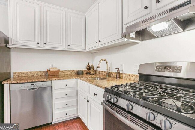 Photo - 1175 Church St