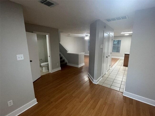 Photo - 906 Yacht Ct