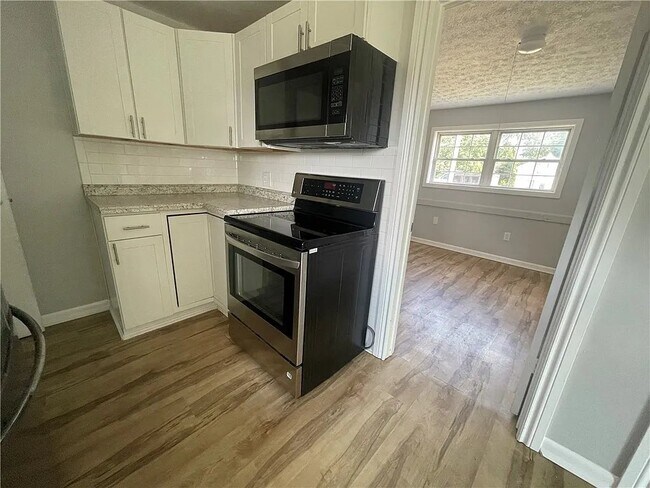 Photo - 5361 Lake Rd S Unit Lower