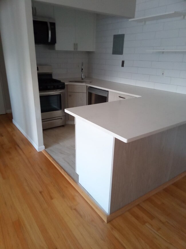 Photo - Pine Street Square