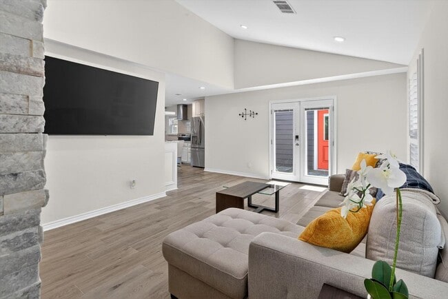 Photo - 4315 Cabell Dr