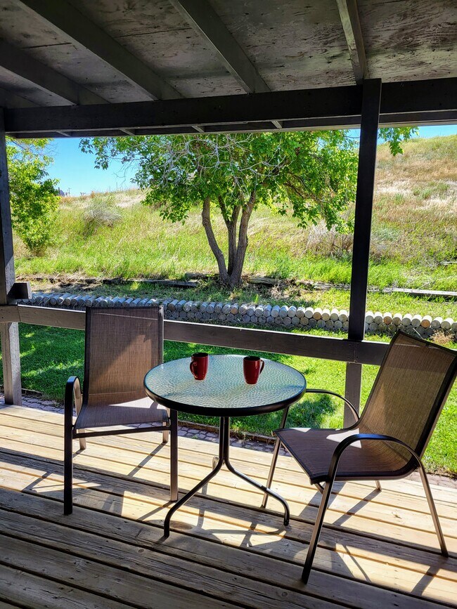 Cubierta Este - 15781 N 83rd St