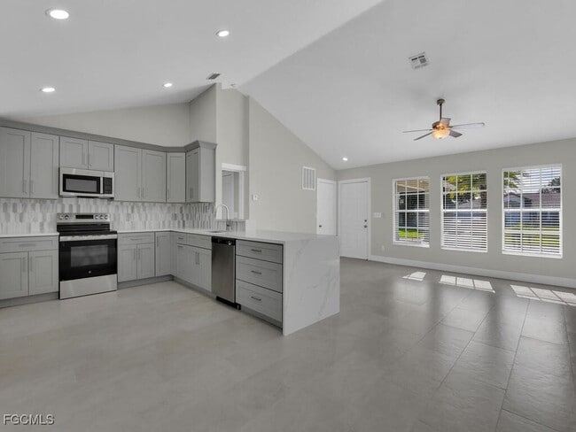 Building Photo - 1931 SW 36th Terrace