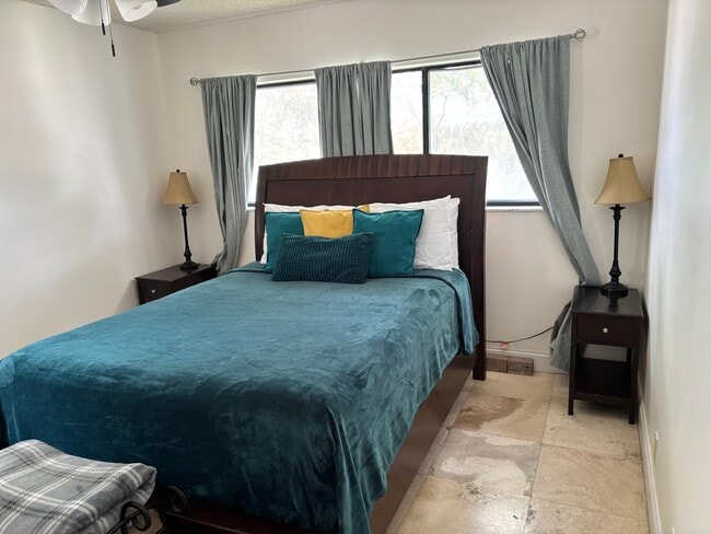 Dormitorio principal - 19700 SW 103rd Ct