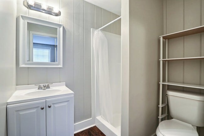 Photo - 2004 Unidad B