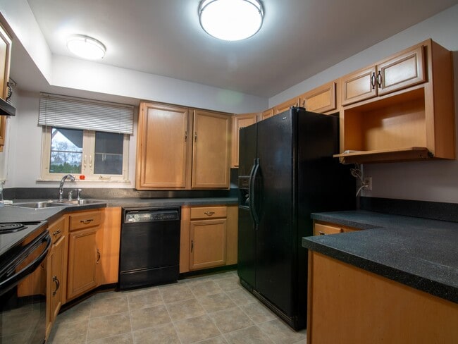 2861 Wellesley Dr