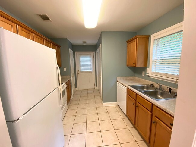Photo - PRE-LEASING FOR SEPTEMBER 2026!