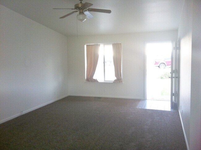 Photo - 401 Parkchester Dr Unidad #1