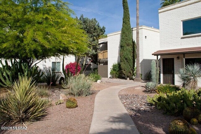 Building Photo - 8450 E Old Spanish Trail Unit 130