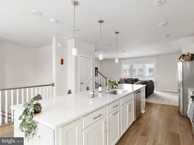 Photo - 20835 Owenmore Ter