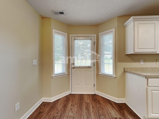 Photo - 401 Tar Heel Ln